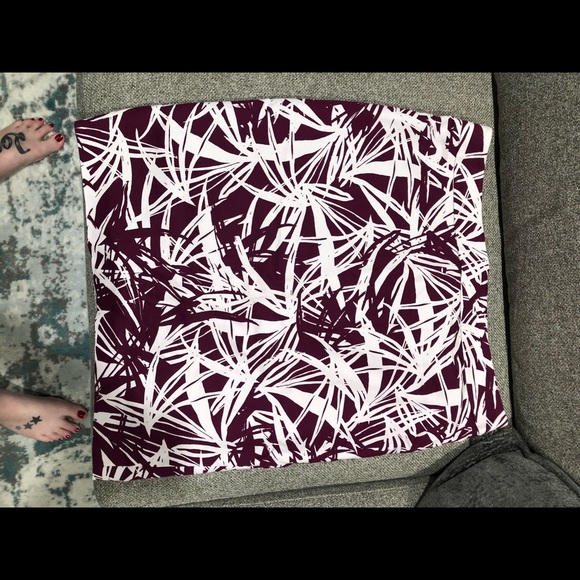 Loft pencil Skirt sz 14 super cute. Burgundy - Picture 2 of 5